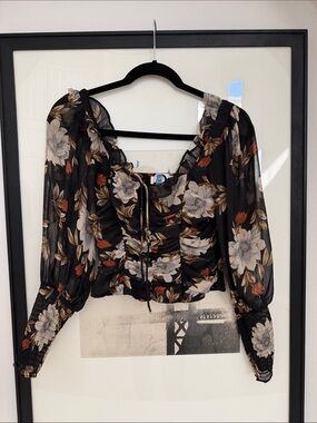 Astr Black Floral Sheer Ruched Puff-Sleeve Crop Top